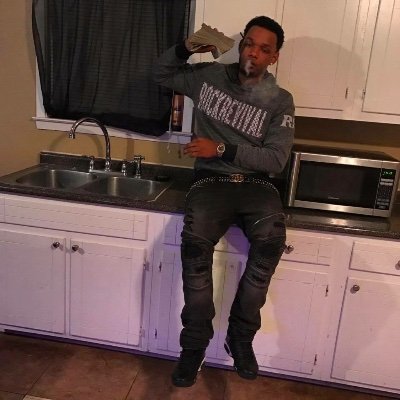 Mikejon87434093's profile picture. 