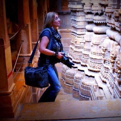 FarsettiM's profile picture. Non sono niente.
Non sarò mai niente.
Non posso volere
d'essere niente.
A parte questo, ho in me
tutti i sogni del mondo...
F. Pessoa