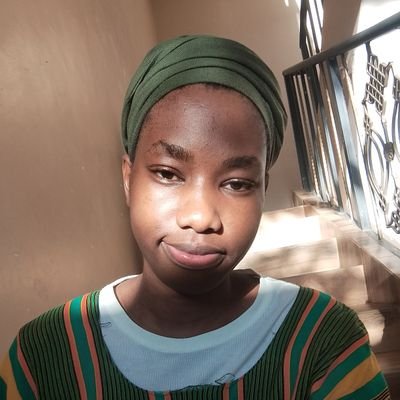 tinar_christin's profile picture. gratitude over attitude.