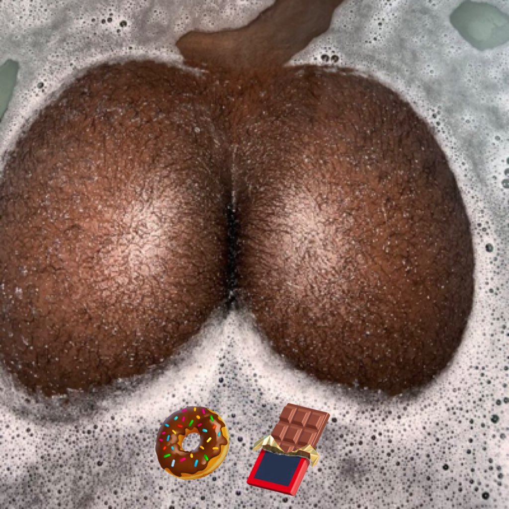 موجب اسمر ناعم🍫🍆🤦🏾..٢٨ وسيم شنب خفيف من جدة ابي ناس جاده ؤاشخاص صادقين واهم شيء الاحترام(تبي اعملك جلسة مساجج وتدليك ب200 للجسم كامل قدام ورى)