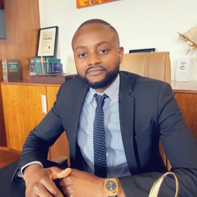 🇨🇩🇫🇷Juriste en droit des affaires & fiscalité || Passionné par le Congo || Chrétien || BARCA & PSG ou rien.