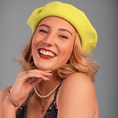 s0phienne's profile picture. Exceedingly accurate gemini, probably somewhere playing make believe 🧚🏻 rep’d by || @zenithartistmgt