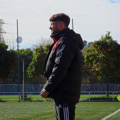 Entrenador de fútbol (N.lll) UEFA PRO. ⚽⚽
Ex-entrenador del AC Villanueva, Espartinas CF, CA Olivarense, UD Pilas, Unión Gerena. Actualmente, CA Olivarense