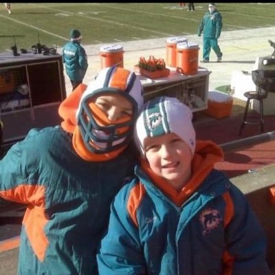 Lifelong Miami Dolphins fan from the midwest. follow for MY opinions and fun banter about our beloved Phins