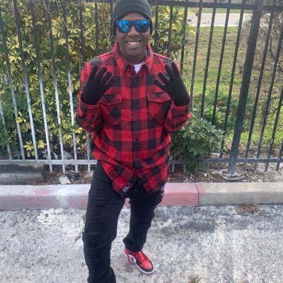 pthang24's profile picture. 