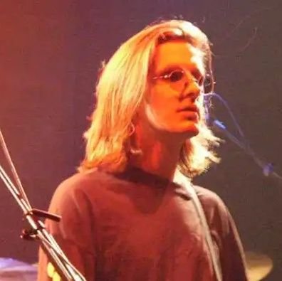 valemoooo's profile picture. sunshine girl sleeping