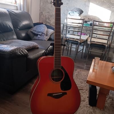 j_warrillow180's profile picture. I am a guitarist and pianist and a huge Jason mraz fan and a professional darts player