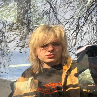 Harlott_w's profile picture. 