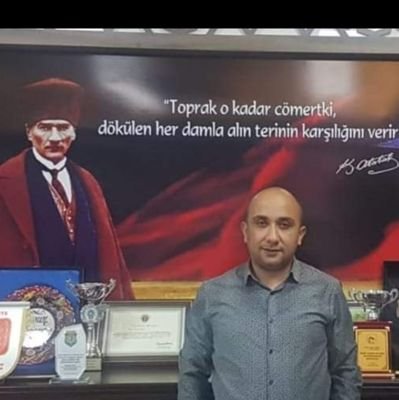 Öğretmen-Sosyolog- Ziraat Mühendisi -Çiftçi TV Program Yapımcısı -Mustafa Kemal sevdalısı.  Hatay aşığı... 😭😭😭😭