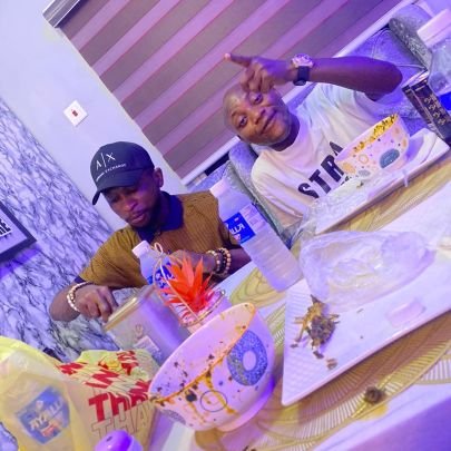 Ebimene_Boss's profile picture. writer ✍️, story developer , an actor, a great speaker, 
a positive thinker, script writer, cinematographer, content creator. barber✂️