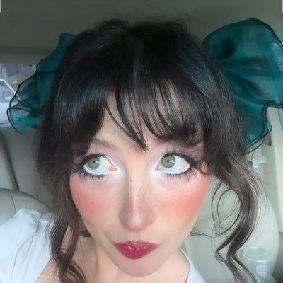 aliengrl33 Profile Picture