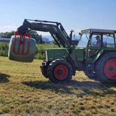 L'agriculture,  et plus précisément l'élevage est ma passion. Malheureusement pas mon métier.