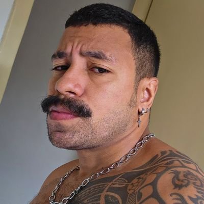 Danço, dou uma biscoitada de leve, jogo PS5, passo coreografias e monto treinos.
🎮PSN: johnnyferraz