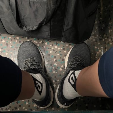 HsiuHsiu0711's profile picture. 本站具成人內容，未滿18歲請勿進入🔞179/不是很瘦/西裝 綁帶式口罩 手術手套 雨鞋 醫療的愛好者/喜歡手術別人，也喜歡被手術/多人手術我/戴手套取精/各式鞋鞋襪襪，猴痘*1推特止於推