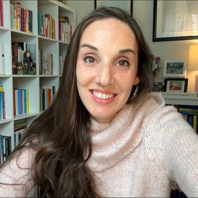 stephburnswrite's profile picture. Writer. Beagle mom. Cupcake connoisseur. @TallPoppyWriter COO. Rep: @lizaroyceagency