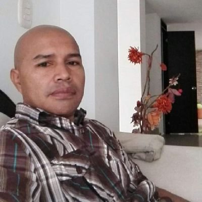 soy un hombre soltero sin hijos maduro tengo 40 años de cali pero trabajo y vivo en espinal mi WhatsApp 3044237972