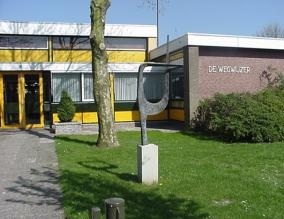 Basisschool vanaf 1912. Al een eeuw lang goed onderwijs.