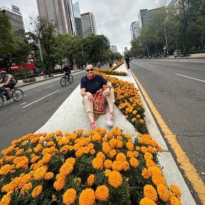 Uribista, nada que tenga qué ver con la izquierda.
Medellin