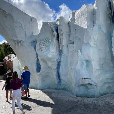 divina15at's profile picture. @backpack