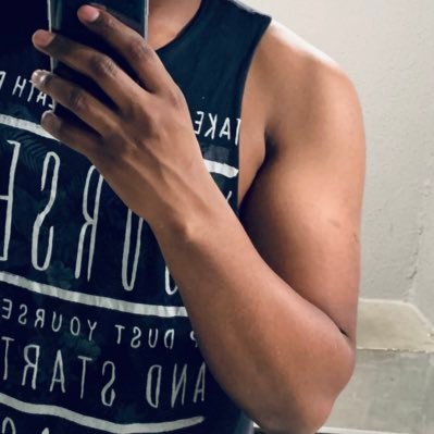 notenhotwittwe1's profile picture. 