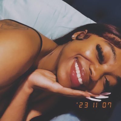 jaalife's profile picture. 1 9 1 3 | educator 🍎