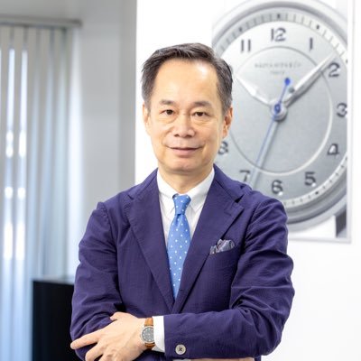 NH WATCH株式会社 代表取締役 オリジナルの腕時計の製造販売を行なっています。