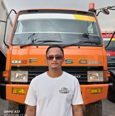 JUAL BELI TRUK BERKUALITAS BISA CASH & CREDIT DATA LUAR DAERAH BISA DI BANTU TLP/WA 085282281527 (YOPI)