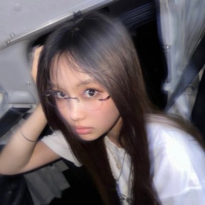 chloe_oomf's profile picture. •taywarrior and army•