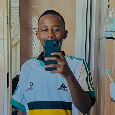 guluva012's profile picture. Ake social being, one minute I’m here the next I’m not. 🙂