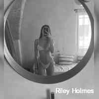 holesrley22's profile picture. 🐒 NEXT LA