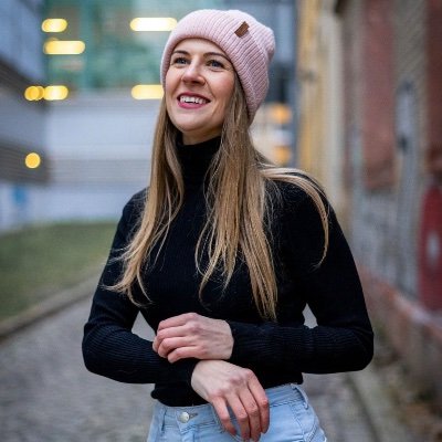 MandyPortius's profile picture. • 38 Jahre 
• Mutter von drei Jungs
• glücklich verheiratet
• Besitzerin von Husky & Kater 
• Naturfan, liebe das Wandern

#Familie #Naturliebe