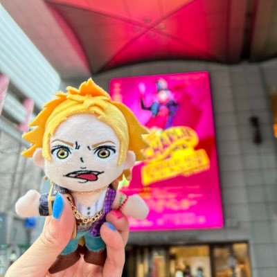 1000年代と2000年代の狭間に生まれた
KinKiファン。結構なジャニオタ。現場はノリと勢いと誘われた運命。鮎川太陽くんに初恋の再燃。