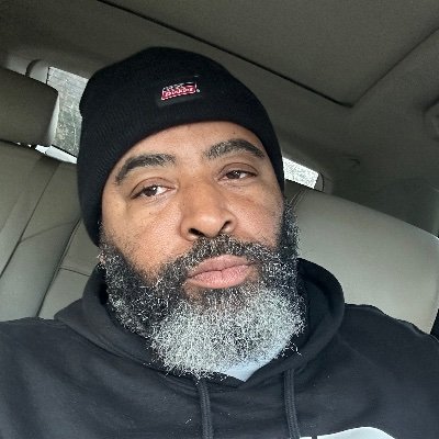 E46row's profile picture. 