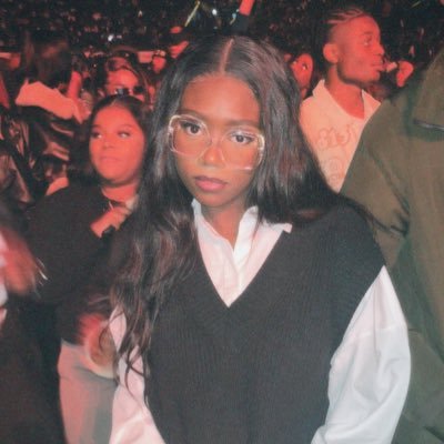 leregardore's profile picture. 