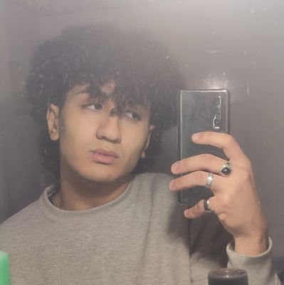 DukeBillyBoo's profile picture. cazo lungo in mutanda -

ex-paninomaker più veloce del far west-

in dm i biglietti per Lampedusa-