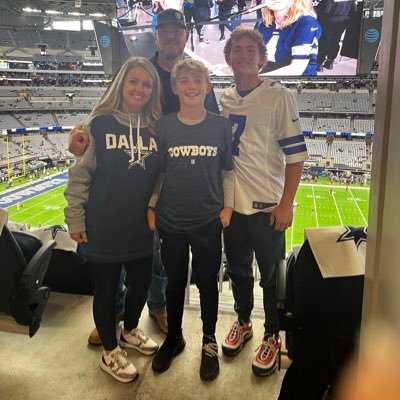 Christian. Wife to Justin. Mom to Cutter (16) and Cooper (12). HS/College football & basketball fanatic #Baylor. All baseball fan. Love watching Coop golf!