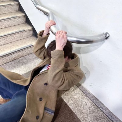 penggyuin's profile picture. fangirling seperlunya. sisanya buat kewarasan.