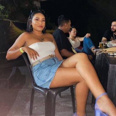 uma bi com medo de mulher, e trauma de homem.