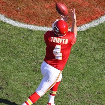 ball knower. patrick mahomes is the greatest football player of all time. survived the thigpen/huard/croyle/cassel eras, now living the dream #chiefskingdom