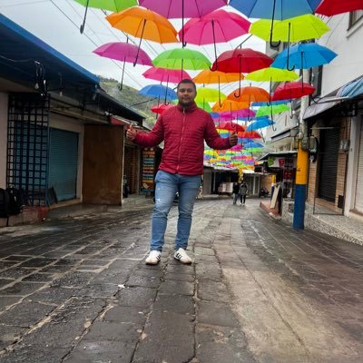 eyver12c's profile picture. ¡La riqueza radia en el conocimiento!