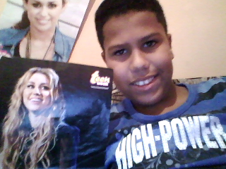 Wilton_Smiler's profile picture. Se eu pudesse ter apenas um desejo, eu desejaria ter você ao meu lado. Dono de @mundodemiley / Sou com muito orgulho um #smiler / #littlemonster / #boylieber /