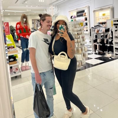 vMikeGoCrazy_'s profile picture. Expert in whatever the fuck we’re talking about. Passionate Derek Carr hater.