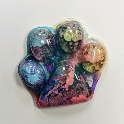 Digital artist, writer and lover of all things random