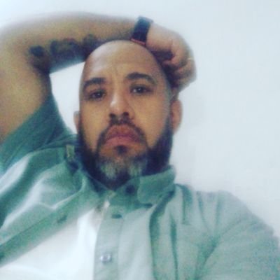 Jmontero2021_'s profile picture. Loco, sarcástico y un enamorado del amor !!
Que hago aquí? no yo sé