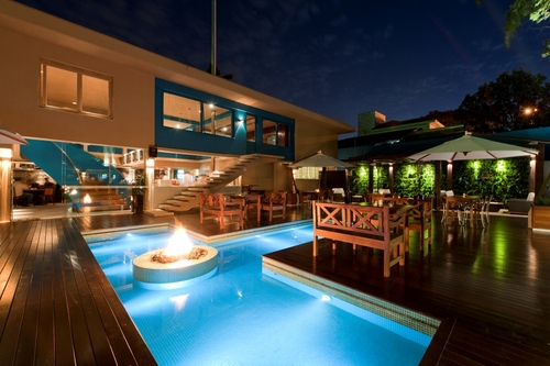 FCopacabana's profile picture. A união de vários experimentos gastronômicos feitos por Beto Madalosso durante suas viagens pela América do Sul, Europa e América do Norte