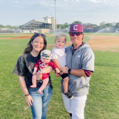A&M Consolidated High School @ConsolBaseball Varsity Assistant || @ConsolFootball Assistant || Texas A&M ‘14 || Husband, Father, Friend || Romans 8:18