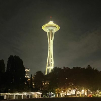 coleelston9's profile picture. UW