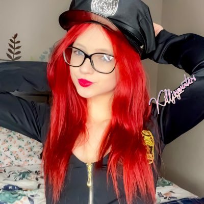 Petite gamer kitten 18+ 🐱🎮 ✦ Content Creator🌸 ✦ I’m a sweet alternative little🥺💕✦ Follow my backup: @killjoyspromo ✦subscribe to my onlyfans below ↯