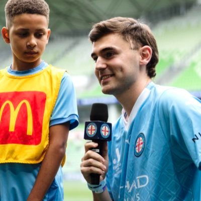 Sports presenter, writer, player. Match Day Host: @MelbourneCity & @EssendonFC. Broadcasting. MC & Event Host.