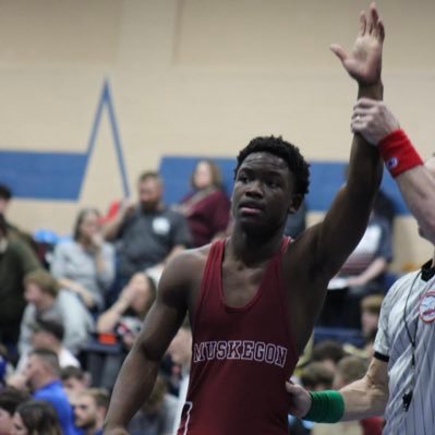 Muskegon high school/CO 26’/lbradford302@gmail.com/2312887067/weight class 144/150/ 2x all conference/1x district placer /1x regional qualifier/2.9 GPA